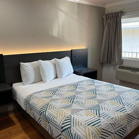 Motel 6 Sacramento, Ca - Downtown Екстериор снимка