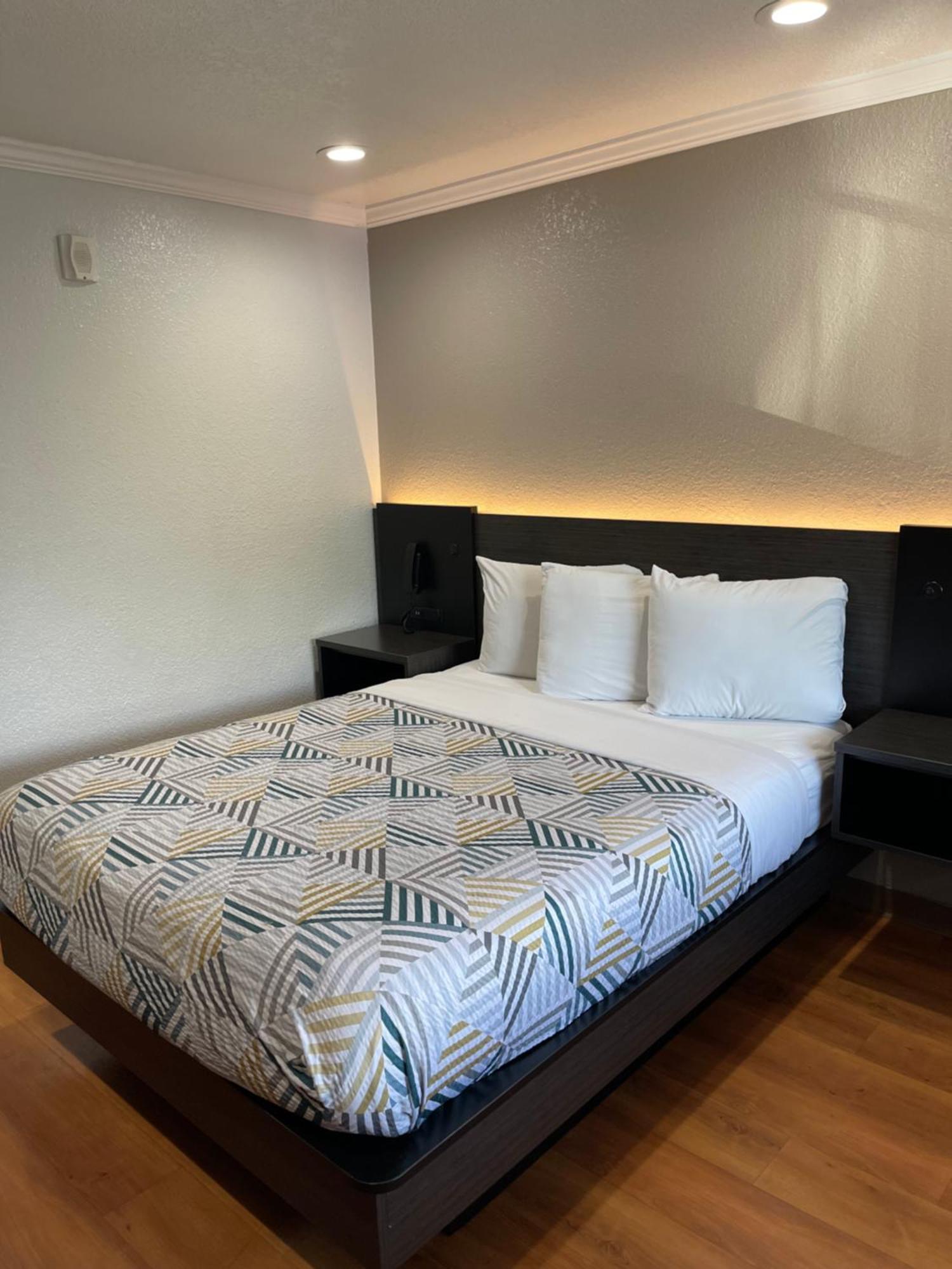 Motel 6 Sacramento, Ca - Downtown Екстериор снимка