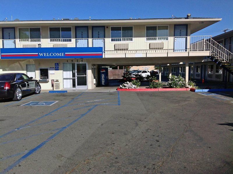 Motel 6 Sacramento, Ca - Downtown Екстериор снимка