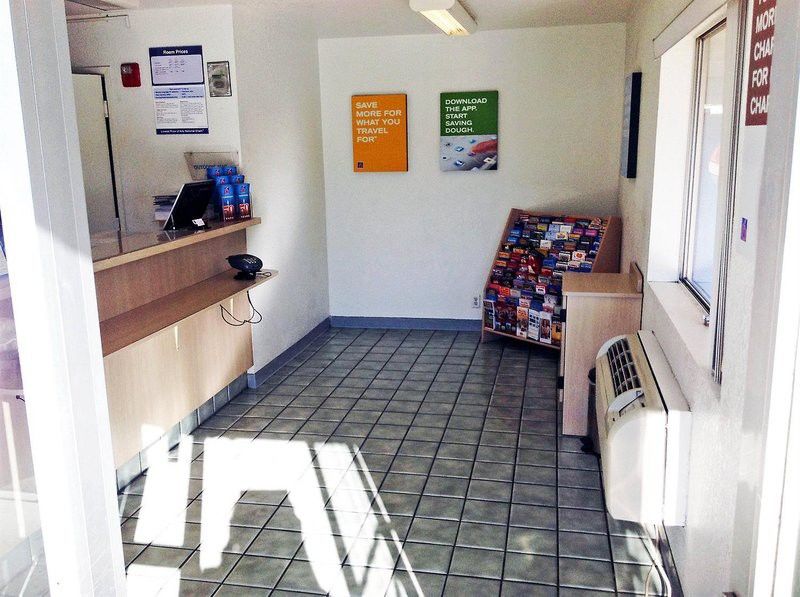 Motel 6 Sacramento, Ca - Downtown Екстериор снимка