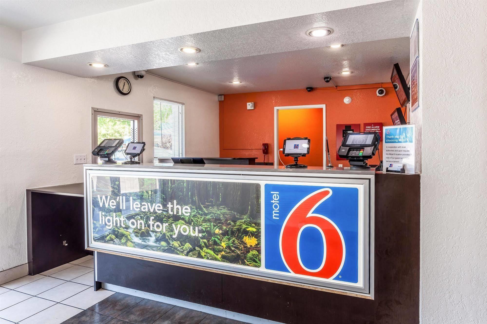 Motel 6 Sacramento, Ca - Downtown Екстериор снимка