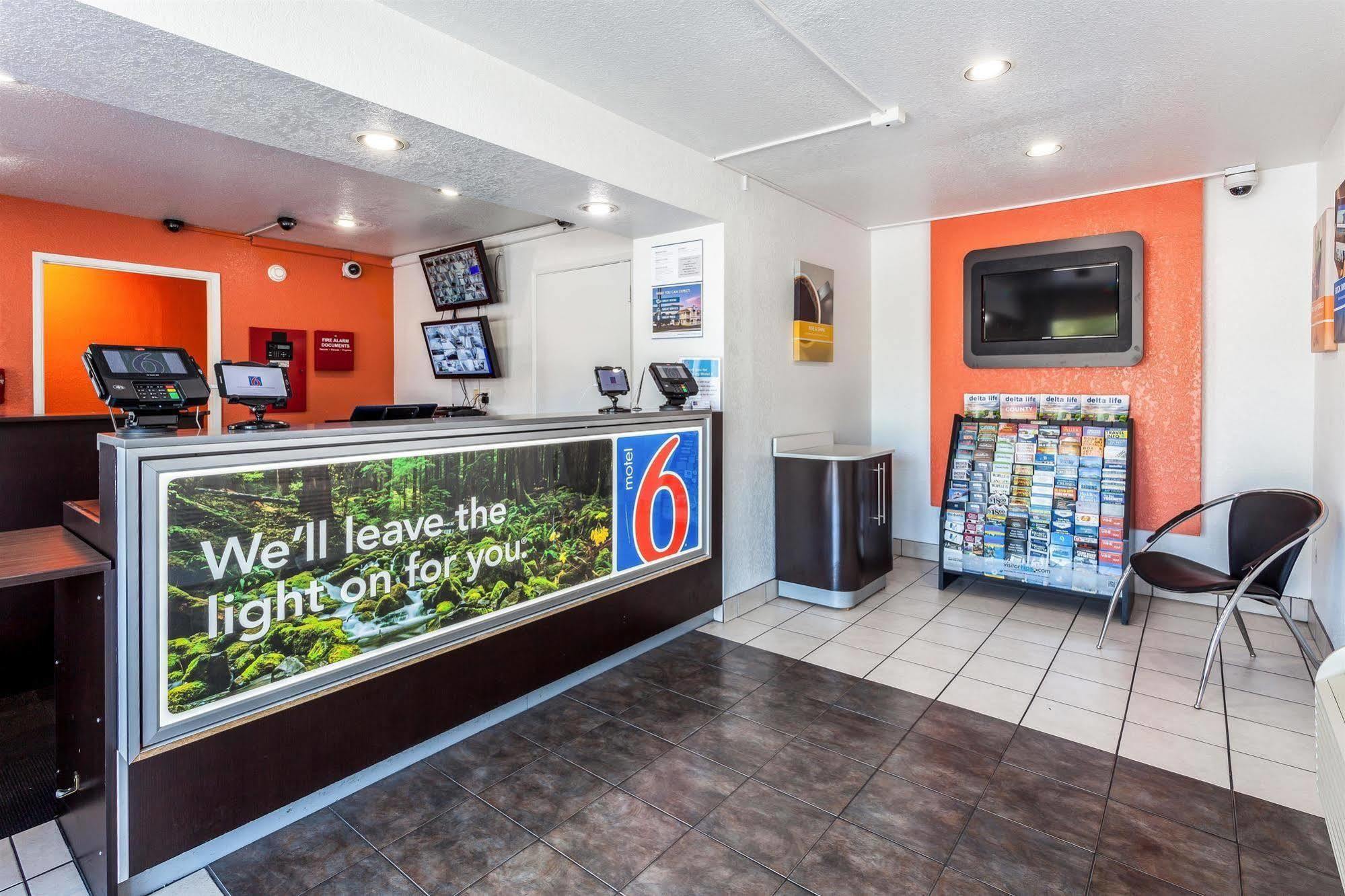 Motel 6 Sacramento, Ca - Downtown Екстериор снимка
