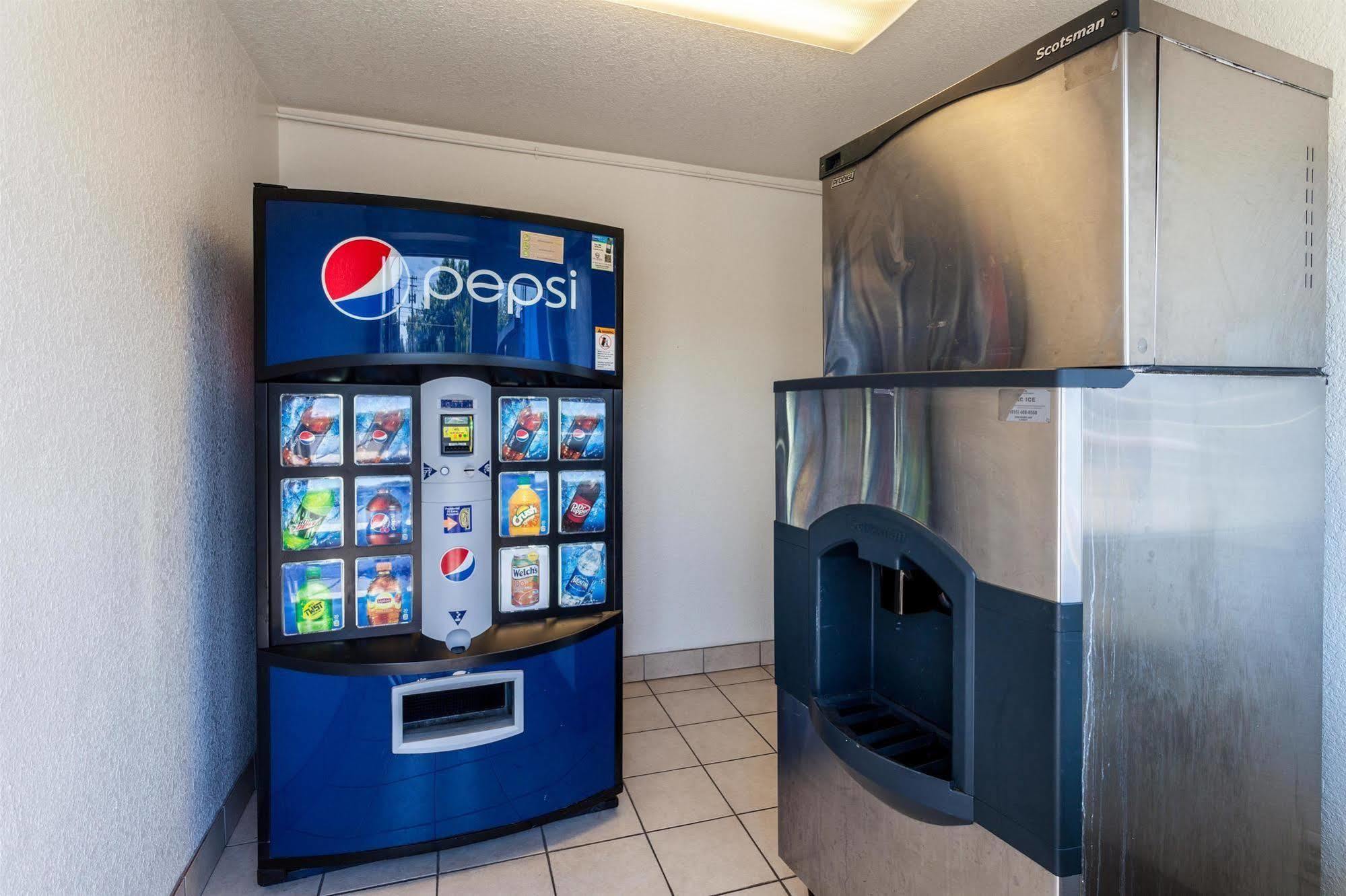 Motel 6 Sacramento, Ca - Downtown Екстериор снимка