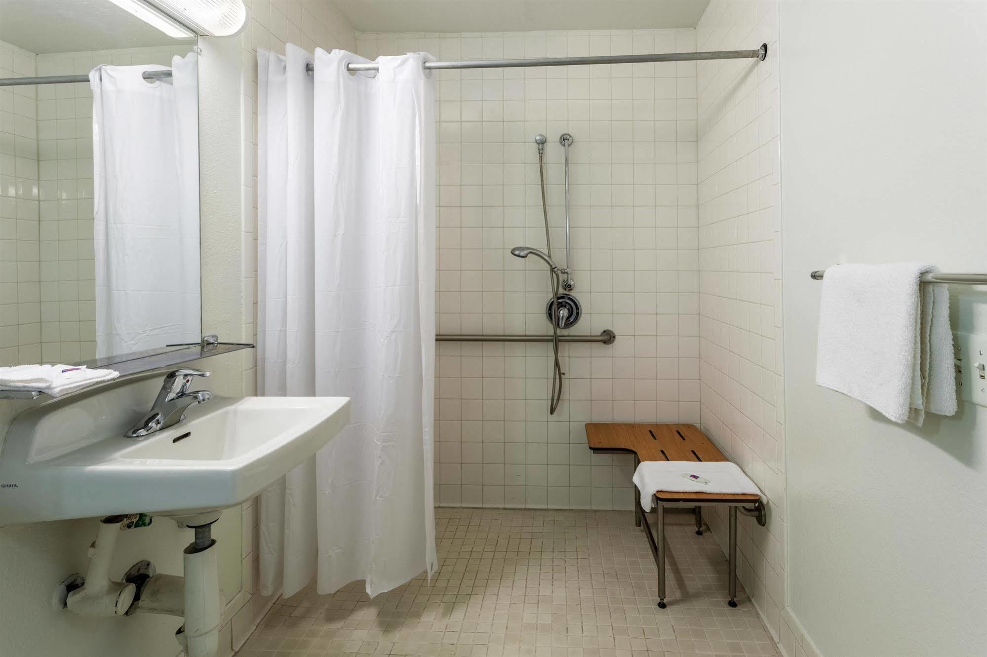 Motel 6 Sacramento, Ca - Downtown Екстериор снимка